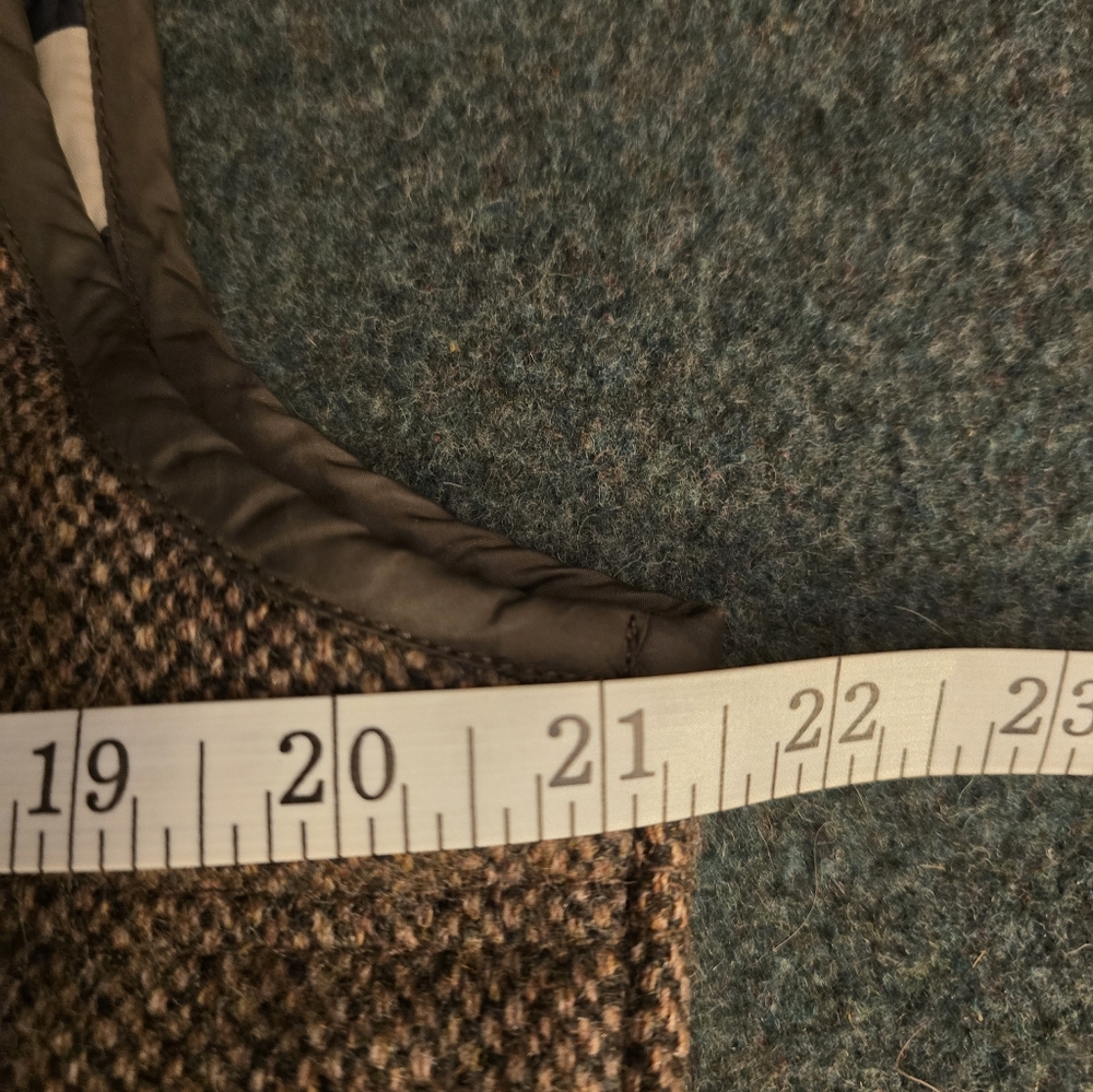 Tweed Quilted 🦺 - Picture 8 of 9